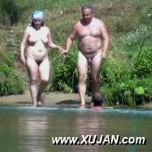 Mature couple looks for a way to feel younger - Photo #135465