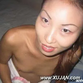 Old Chinese whore blowing dick in frnt of camera - Photo #136696