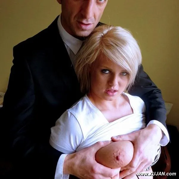 Bonnie Rose Loves Sucking Her Dads Mates Cock - Photo #138467