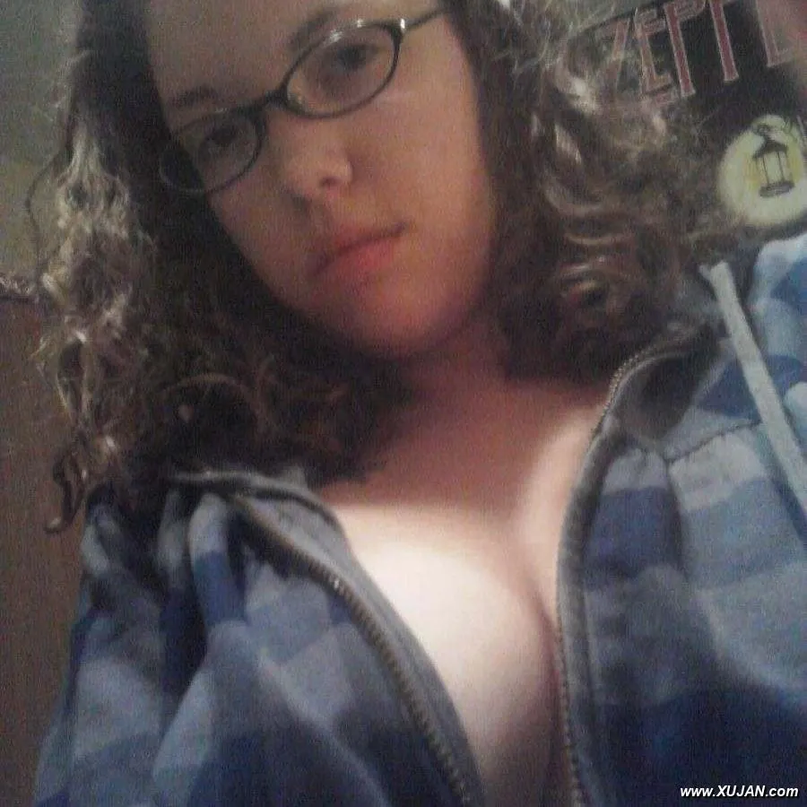 Home porn from this average nerdy couple - Photo #139069