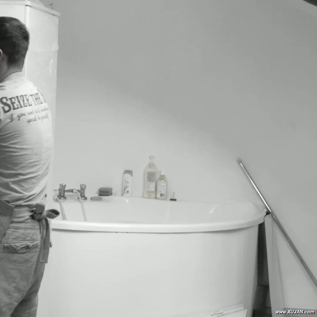 Strong lad makes a proud babe take his dick into her holes - Photo #139297