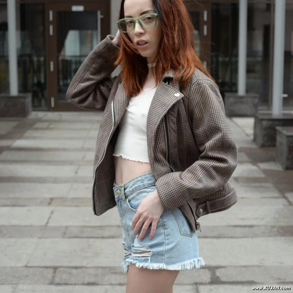 Lad meets cutie in the street and talks her into a deep fuck - Photo #139883