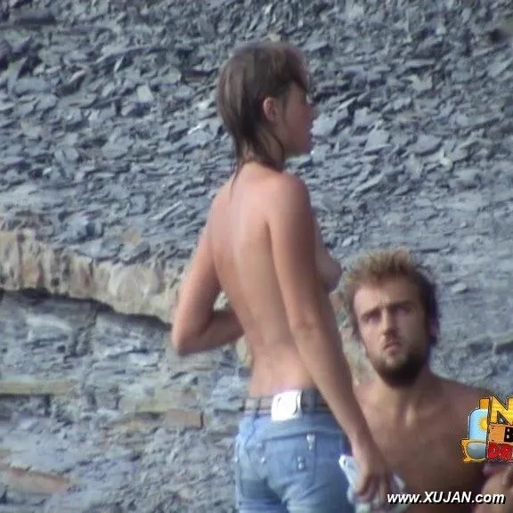 Cute couple enjoys their day at the nudist beach - Photo #140034