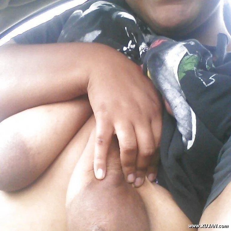 Black lady having fun taking her naughty selfies - Photo #142995