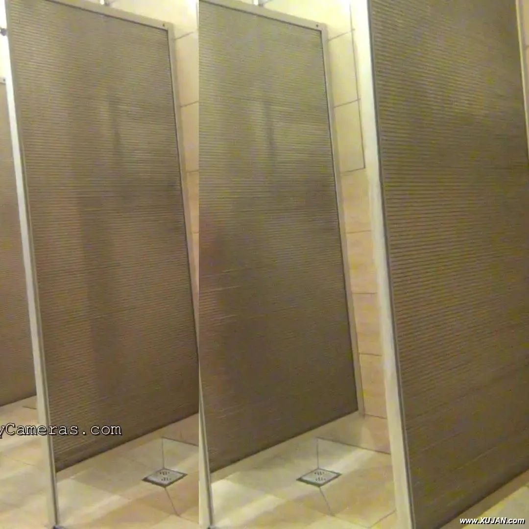 Hidden camera captures enormous drenched saggy knockers - Photo #143631