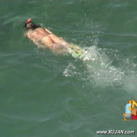 Young college blonde likes to go under the water