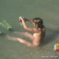 Young college blonde likes to go under the water