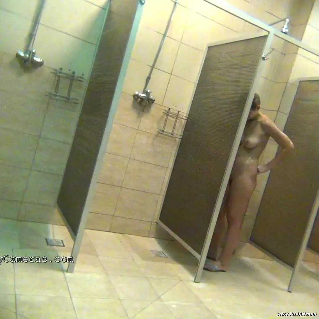 Beauties get unknowingly filmed as they shower naked - Photo #156441