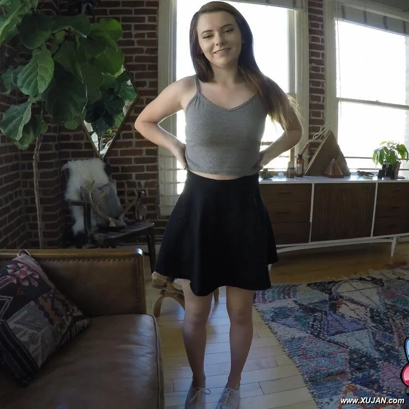 Petite darkhaired sweetie easily copes with a long dick - Photo #156734