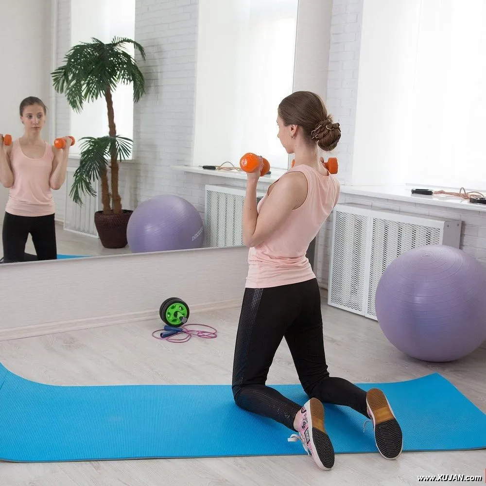 Trainer makes cutie work out by fingering her tight asshole - Photo #157544