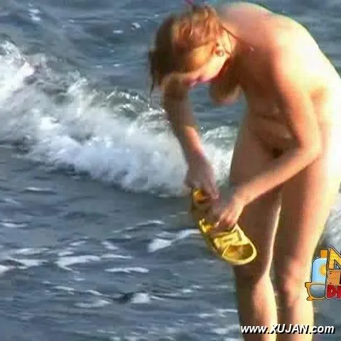 Mature redhead takes her clothes off in public - Photo #157892