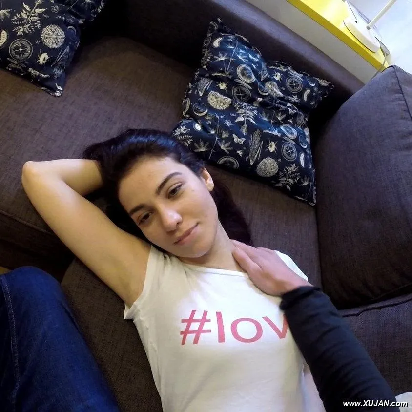Modestlooking cutie guides dude to a bright orgasm - Photo #163769