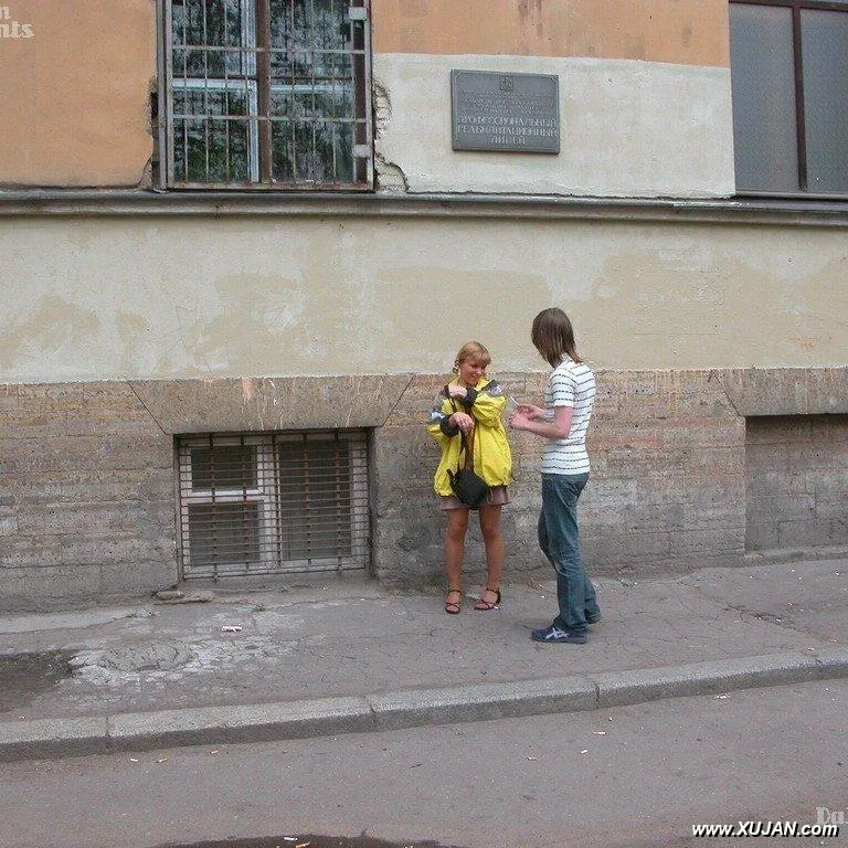 Teen smokers found themselves in one bed - Photo #163936