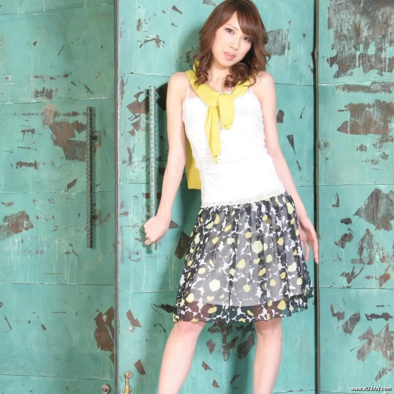 Mika Ito spreads legs and shows shaved cunt at a photo shooting - Photo #167941