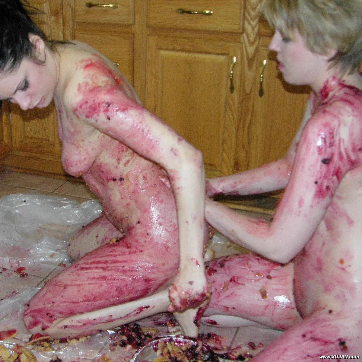 Ginger and Veronica have some messy fun with pies - Photo #168044