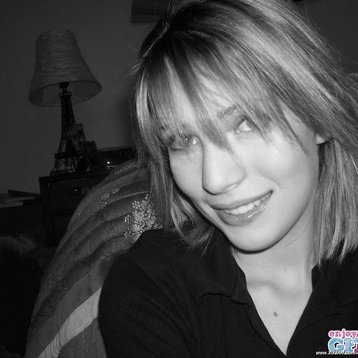 Beautiful young blonde gets ready to masturbate - Photo #170078