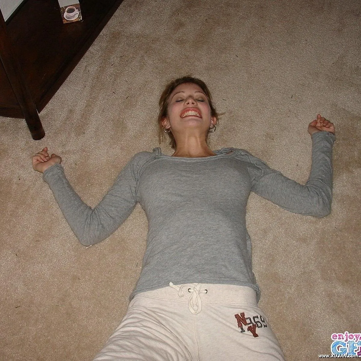 Beautiful young blonde gets ready to masturbate - Photo #170079