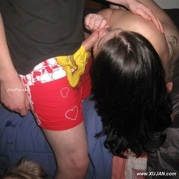 Amateur girlfriend naked sucking hard cock - Photo #170837