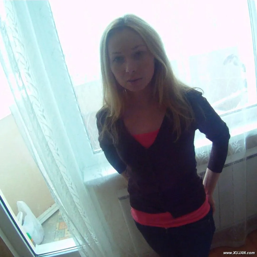 Sweetie opens her holes for a cock after a cup of hot tea - Photo #177110