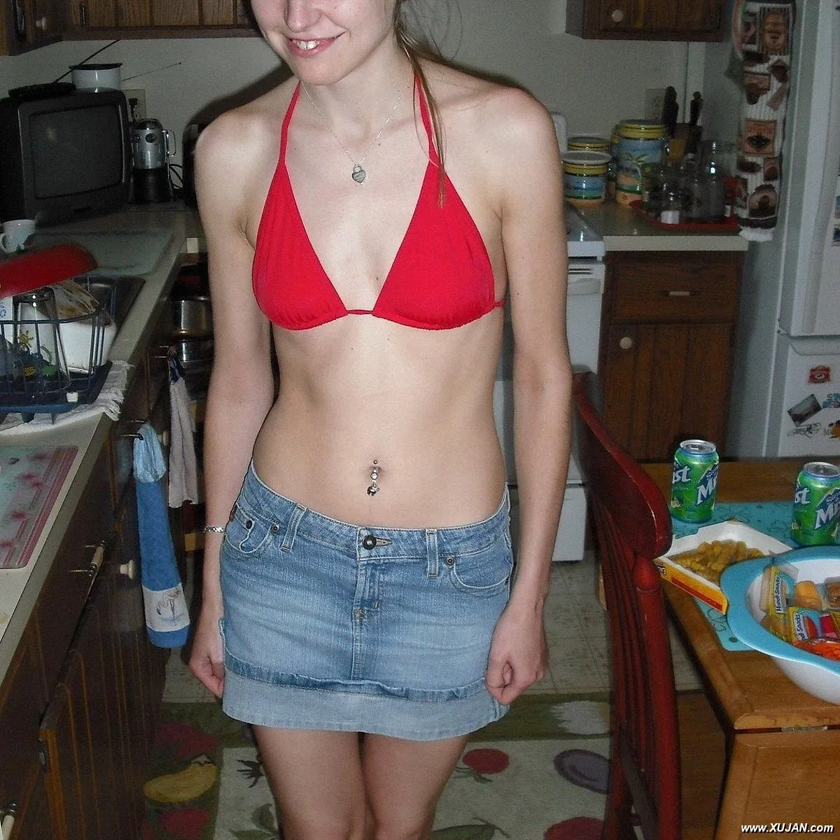 Slutty blonde GF likes to show her naked body - Photo #181522