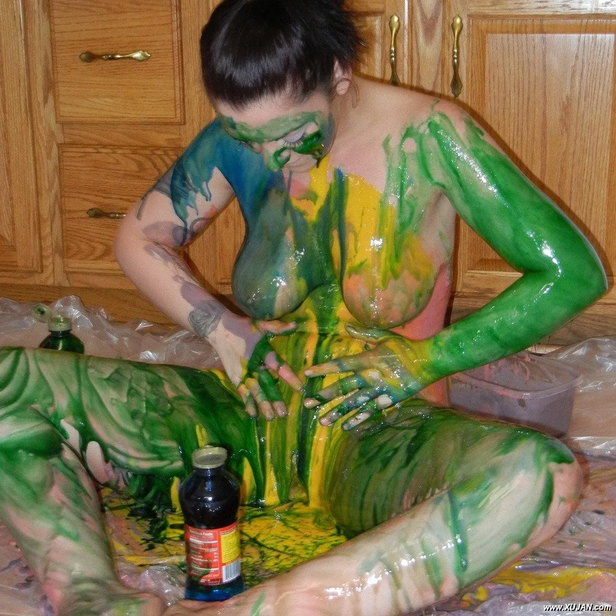 Curvy brunette Melina Mason covered in goo - Photo #181679