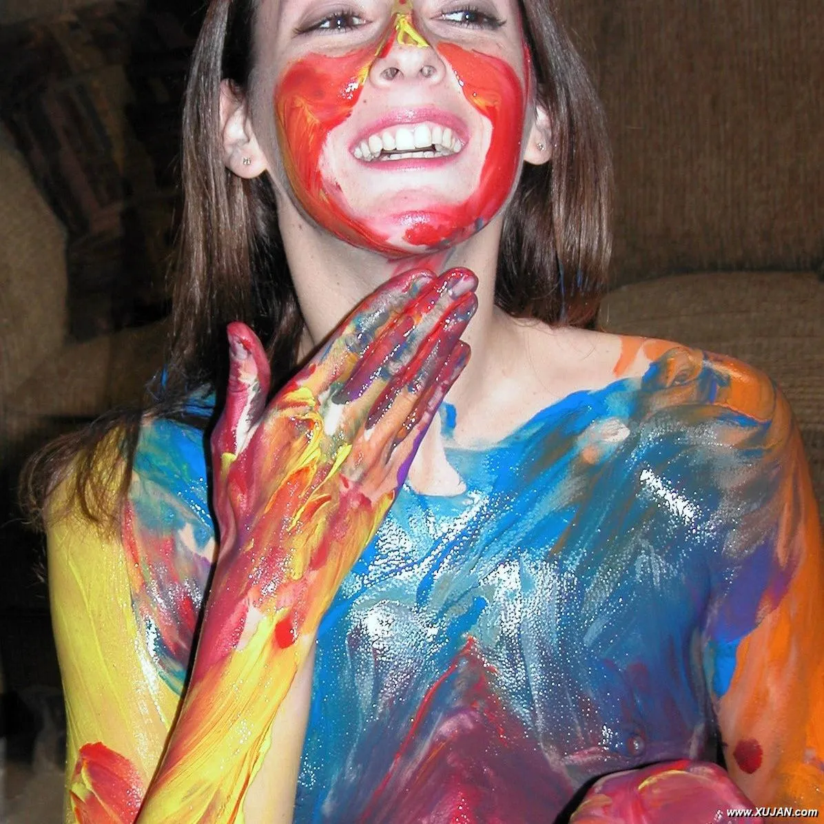 Cute college girl Summer gets erotic with body painting - Photo #189552