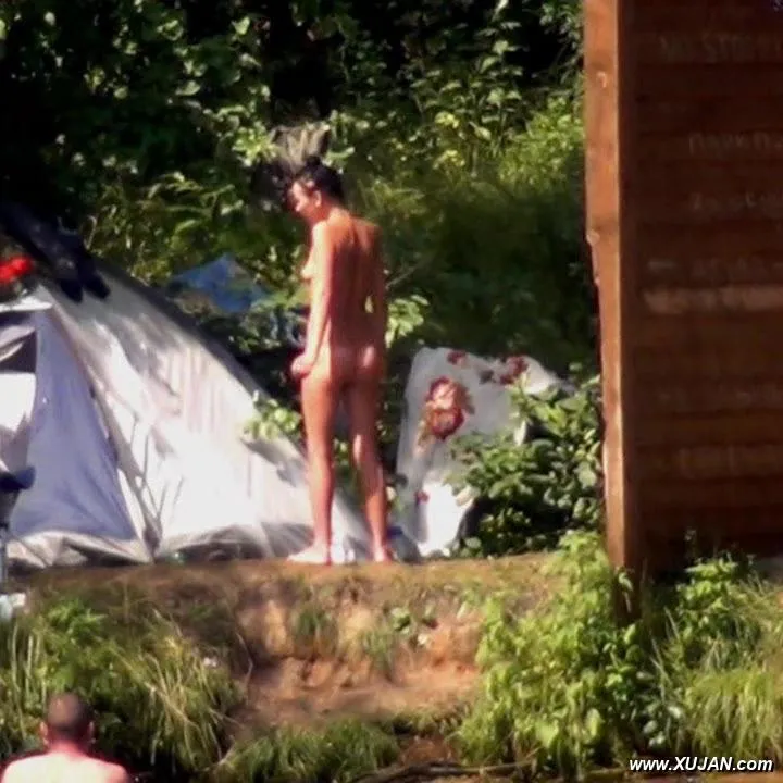 Naked students explore nature in their own sexy way - Photo #190460