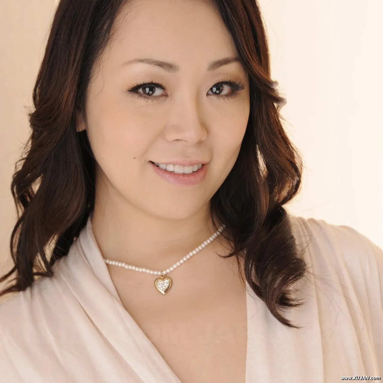 Asian Yuna Yamami plays with big boobs and spreads the pussy labia - Photo #191515