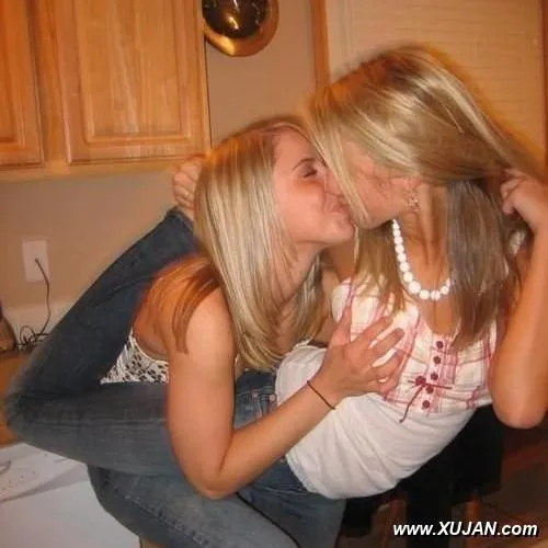 Sexy lovers posing naked and sucking cocks - Photo #192058