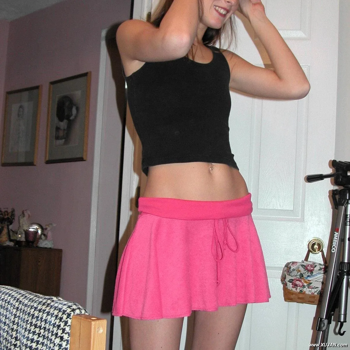Brunette Summer sucking an old dudes stiff dick - Photo #192447