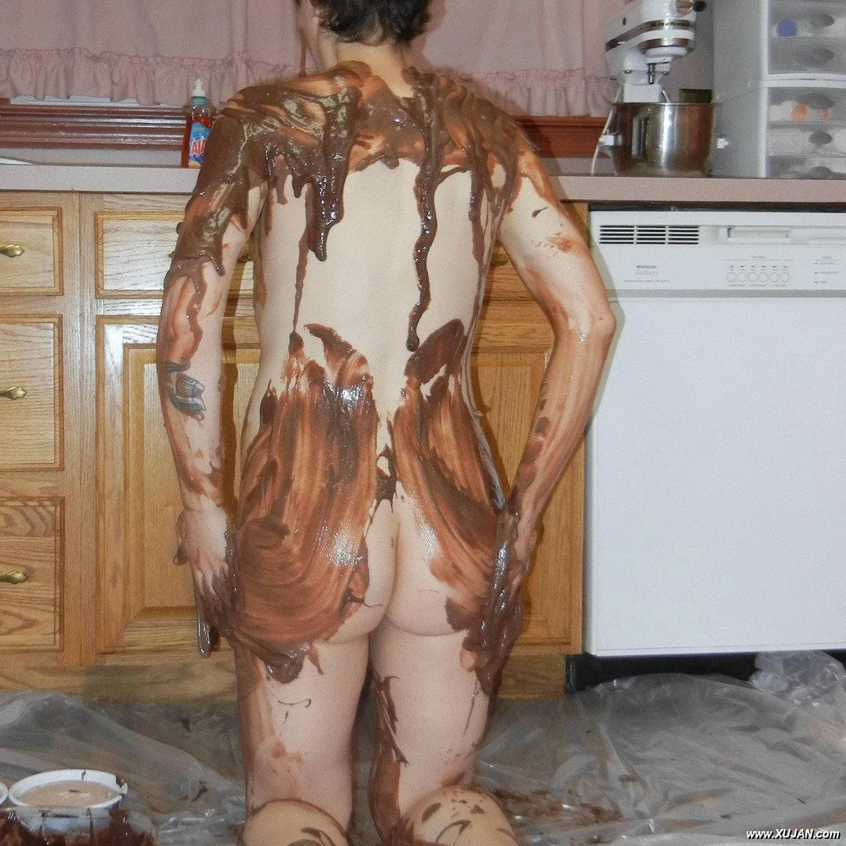 Geeky housewife Shelly playing with chocolate - Photo #194060