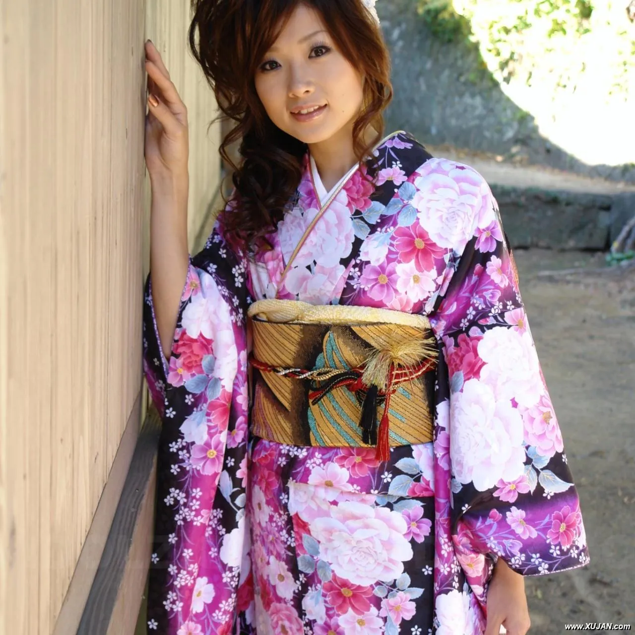 Asian Chiaki wearing a beautiful kimono visits different places - Photo #195506