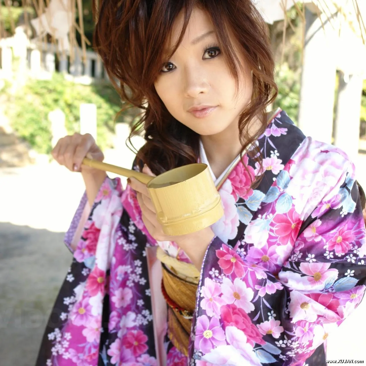 Asian Chiaki wearing a beautiful kimono visits different places - Photo #195510
