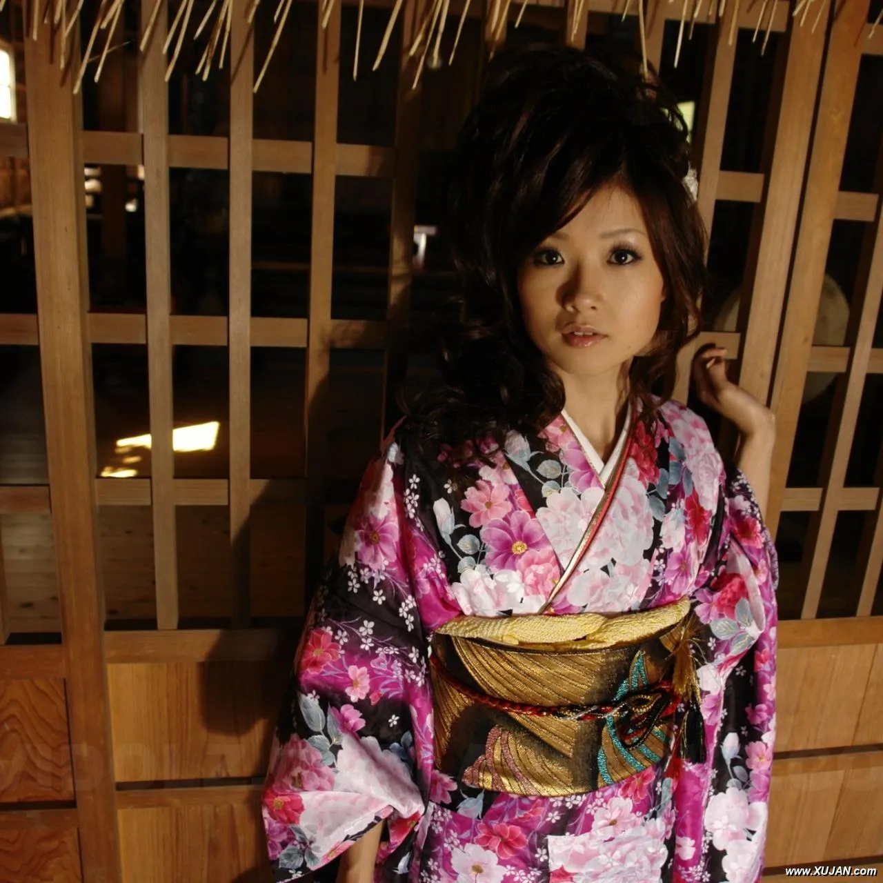 Asian Chiaki wearing a beautiful kimono visits different places - Photo #195513
