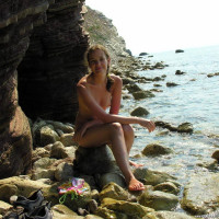 Sexy vacationing teen nude vacation photos