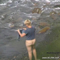 Shorthaired amateur wife takes everything off by the sea