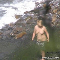 Shorthaired amateur wife takes everything off by the sea