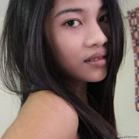 Perfect Filipina stunner drains white tourists balls