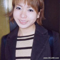 Shy Japanese shows her tight pussy - Photo #209062
