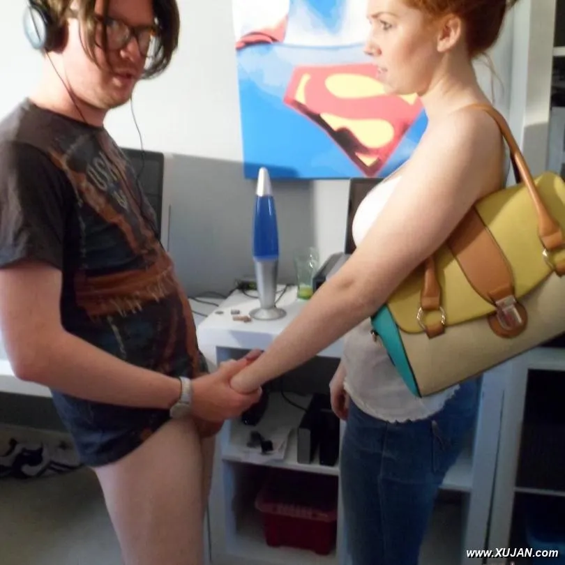 Nerd Pervert Candi Blows Dick Craving - Photo #210770