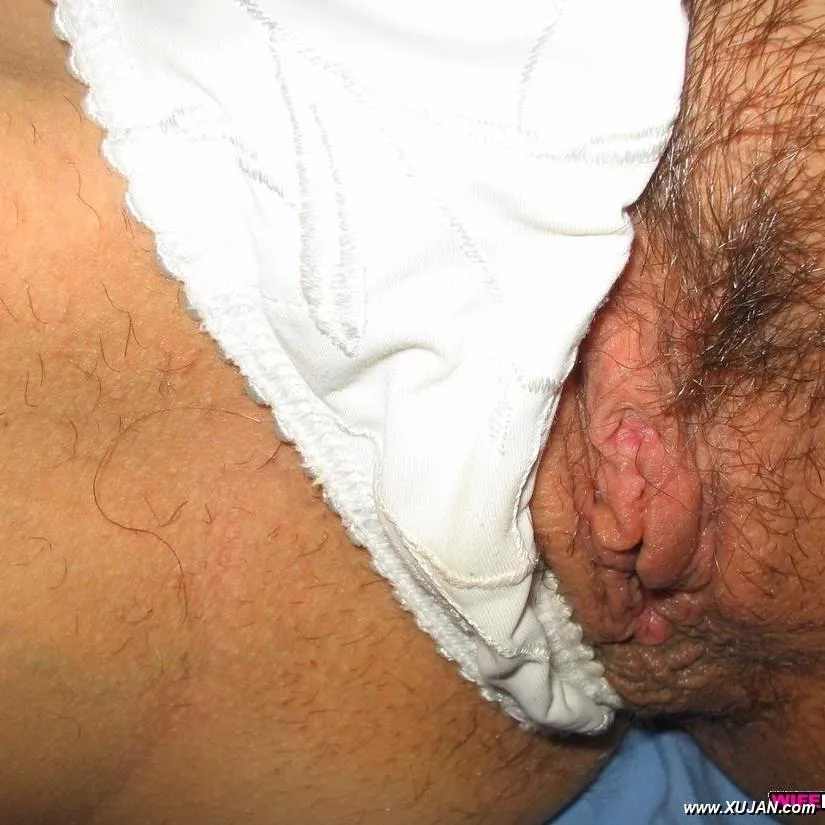 Bumping uglies with a beautiful and shameless MILF - Photo #210799