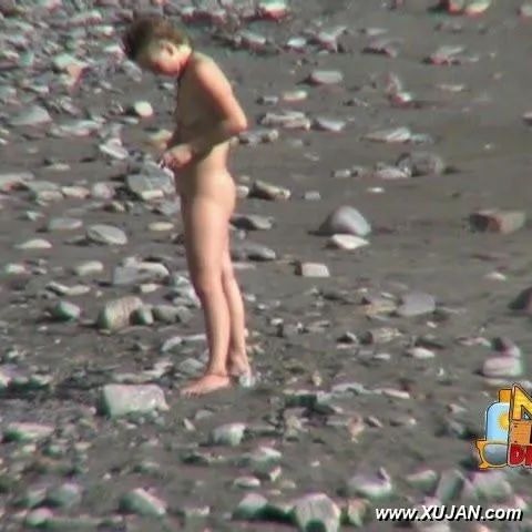 Enjoy watching 100% real nudists flashing naked in the sun and making love - Photo #215662