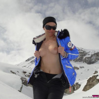 Naked photos of a delicious MILF bimbo