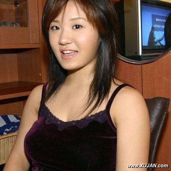 Amateur shows her big tits n pussy - Photo #218256