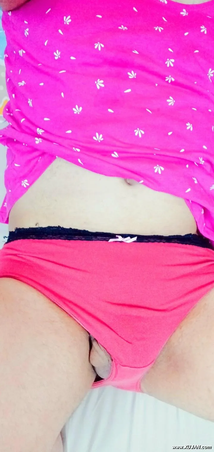 Arab sissy boyin Red - Photo #220362