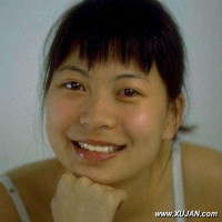 Asian amateur teen opens her pussy
