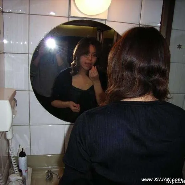 Asian MILF likes cum on her face - Photo #230035