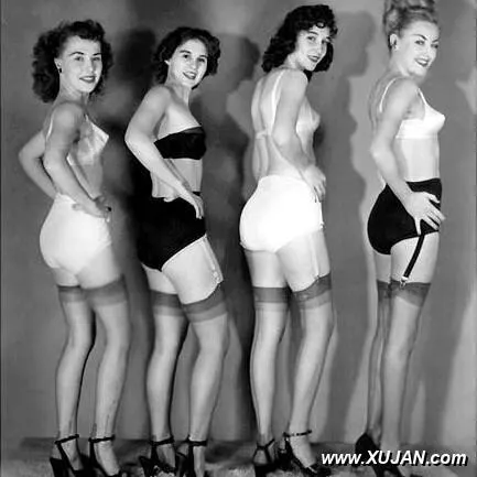 3 is not a crowd, these girls prove it - Photo #231265