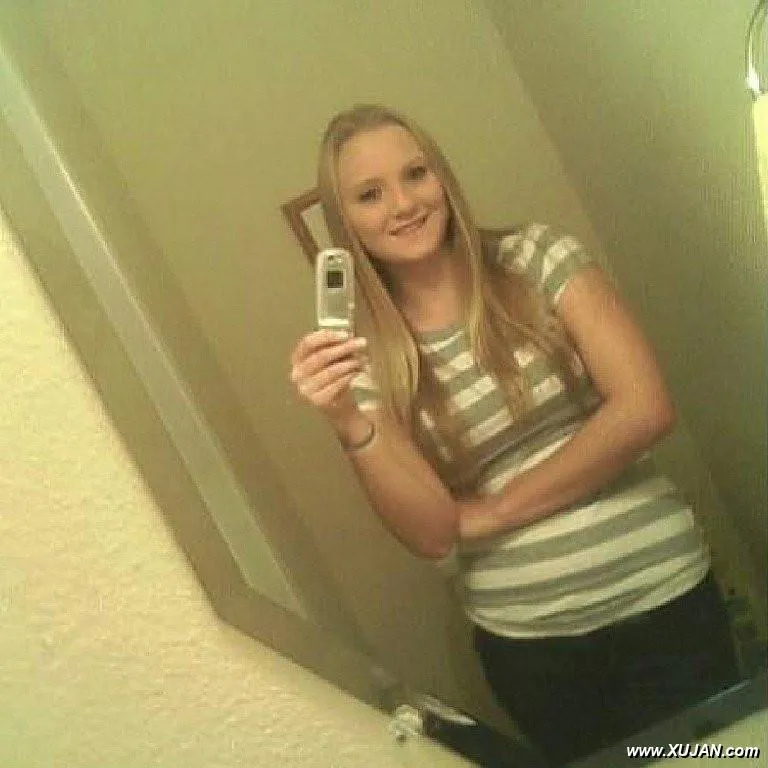 Cute busty teen phone selfshot pics - Photo #232029