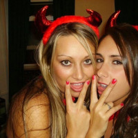 Amateurs candid pics of real GF giving oral